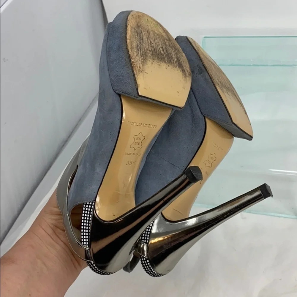 Nicholas Kirkwood 38.5 Gray Silver Suede Heels